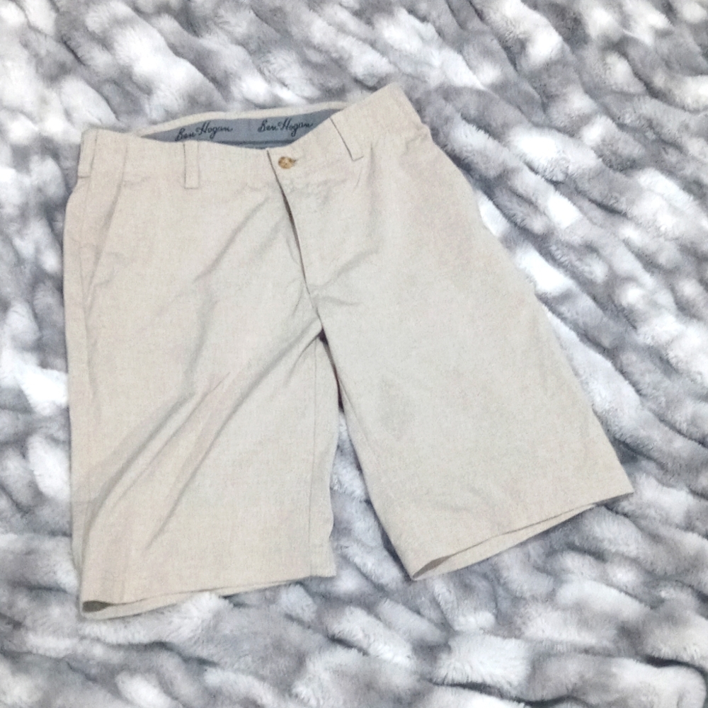 Ben Hogan Man shorts size 30 in sand color
